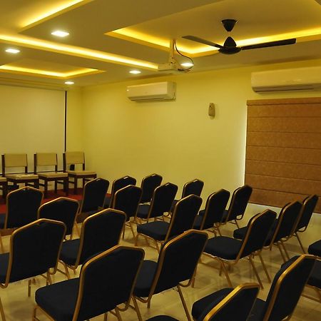 Hotel Pasupala Grand Анантапур Екстериор снимка