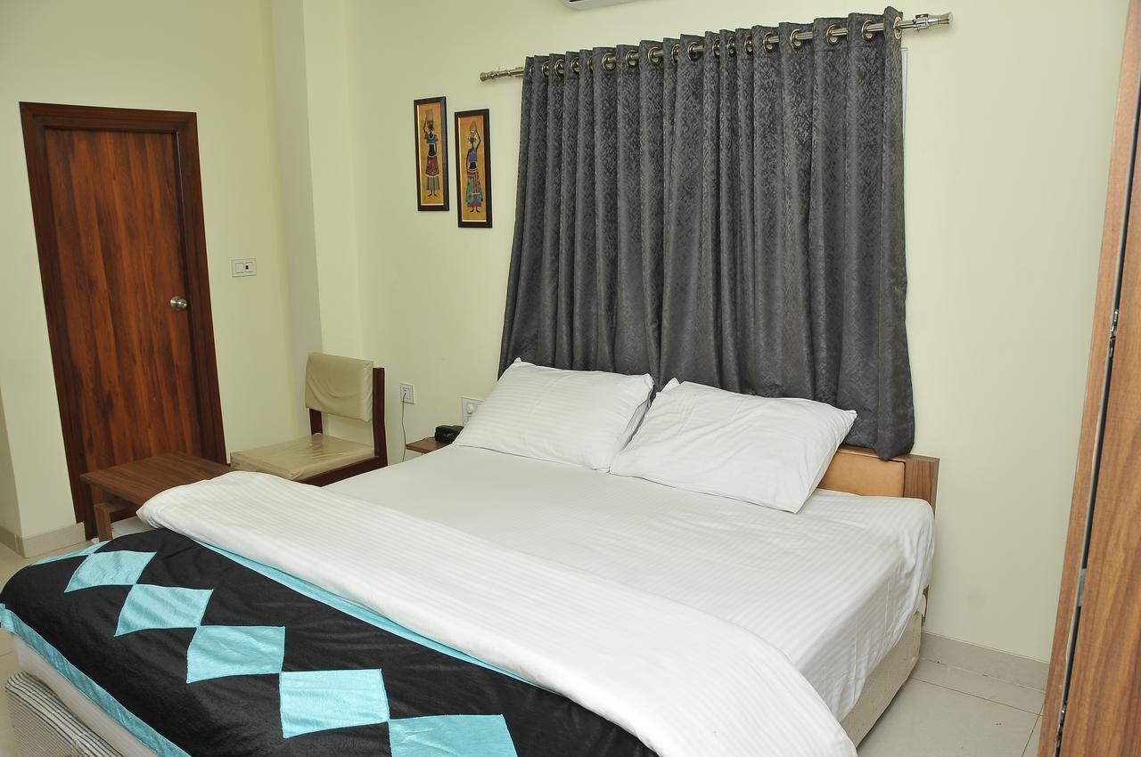 Hotel Pasupala Grand Анантапур Екстериор снимка